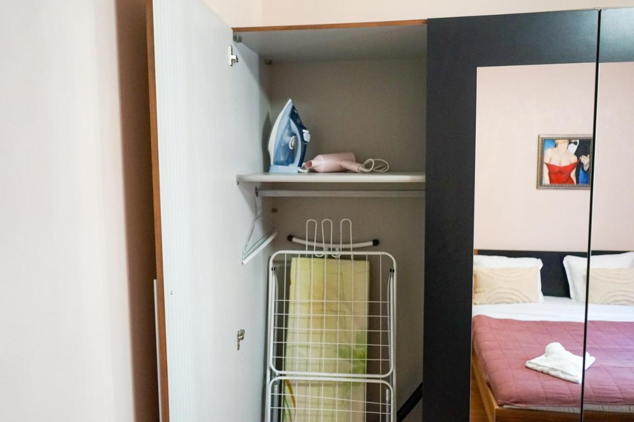 Comfortable 2Br Urban Getaway In City Center Plovdiv Exteriör bild