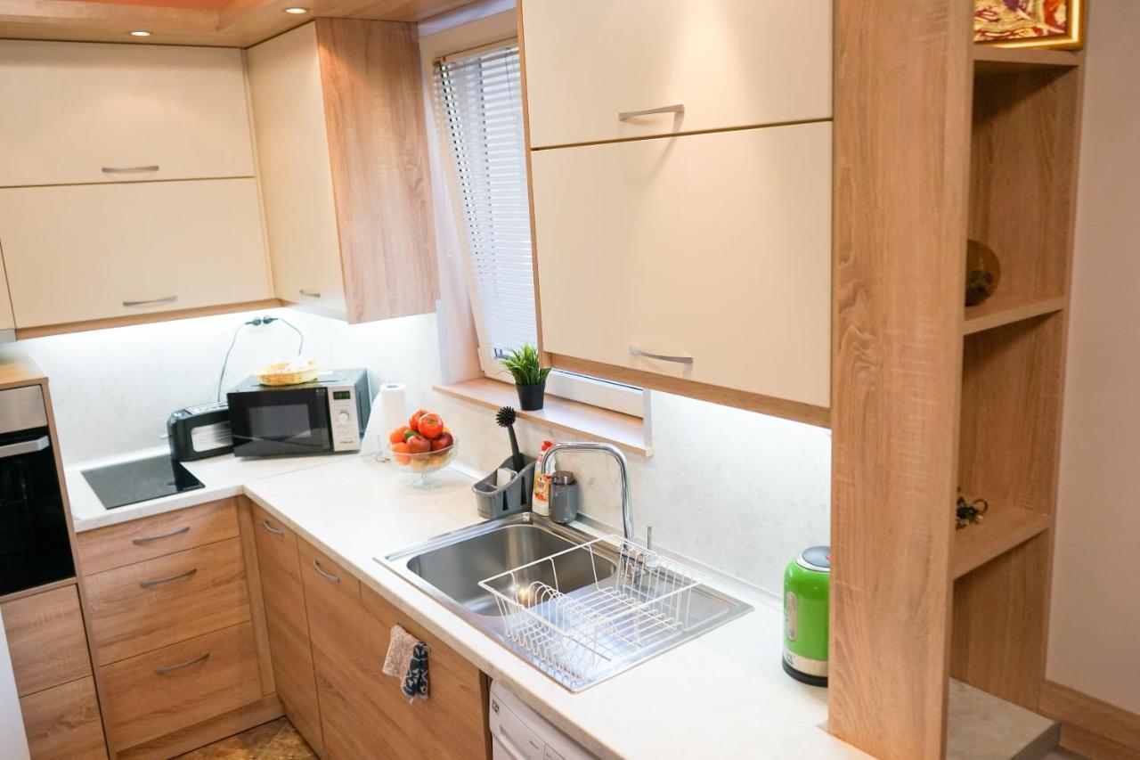 Comfortable 2Br Urban Getaway In City Center Plovdiv Exteriör bild