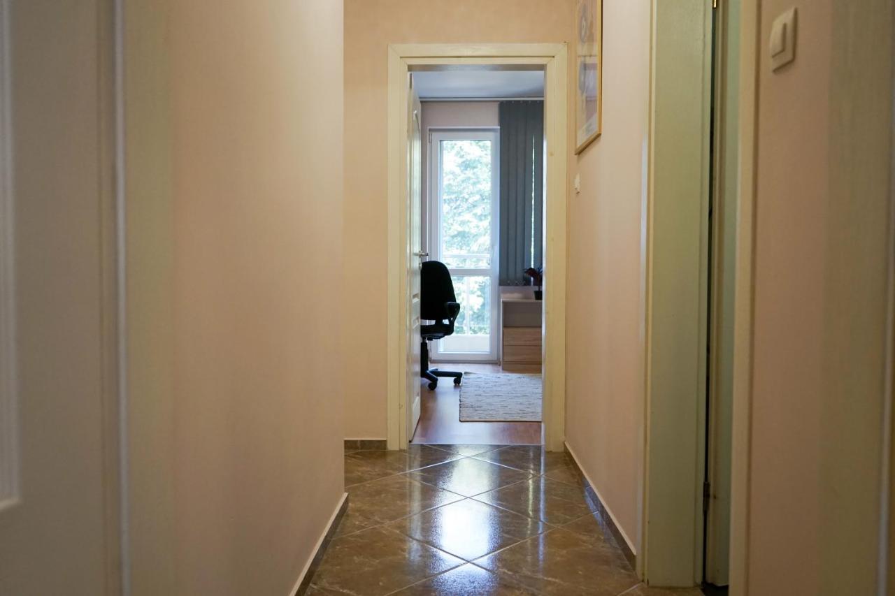 Comfortable 2Br Urban Getaway In City Center Plovdiv Exteriör bild