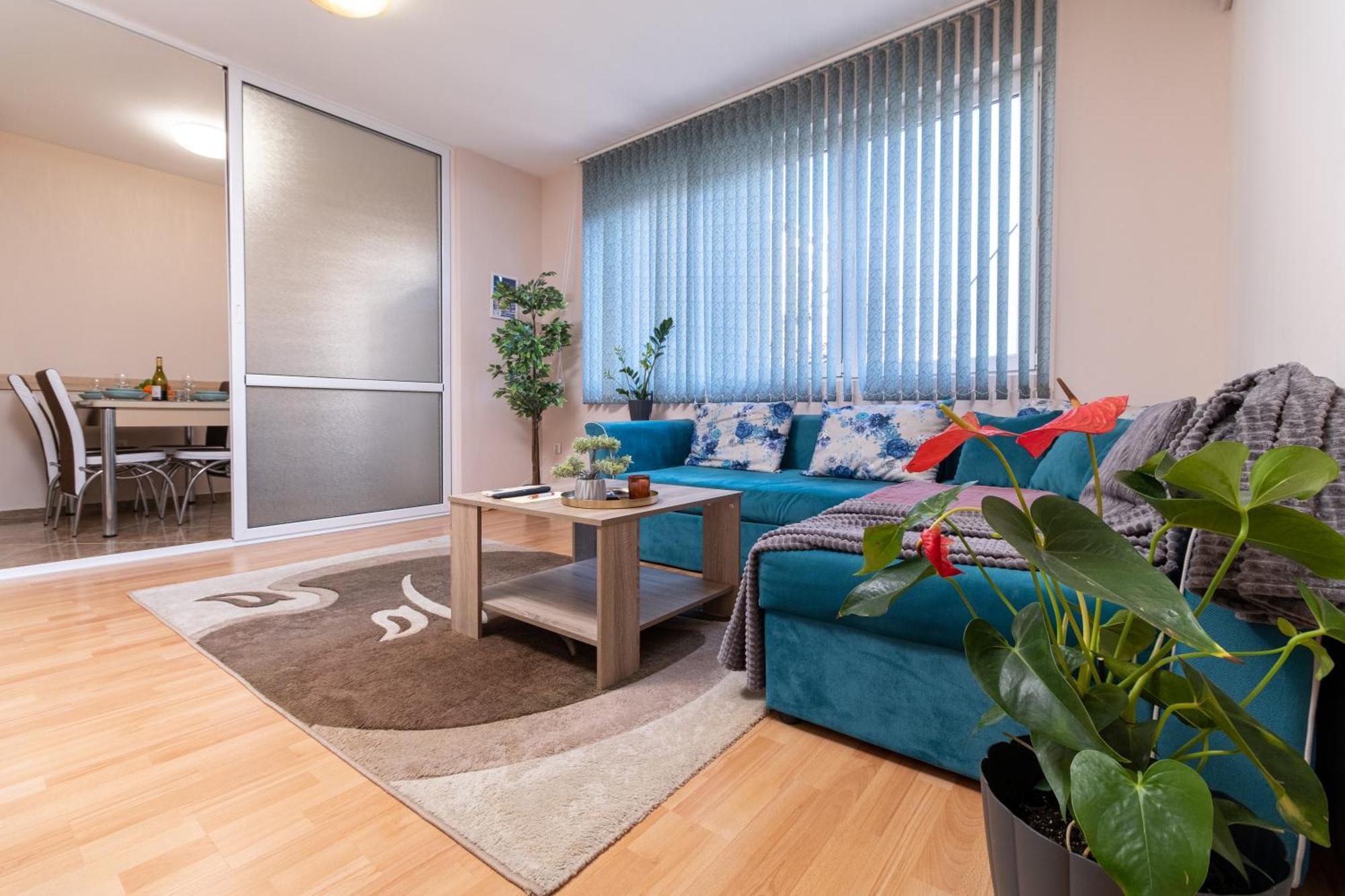 Comfortable 2Br Urban Getaway In City Center Plovdiv Exteriör bild