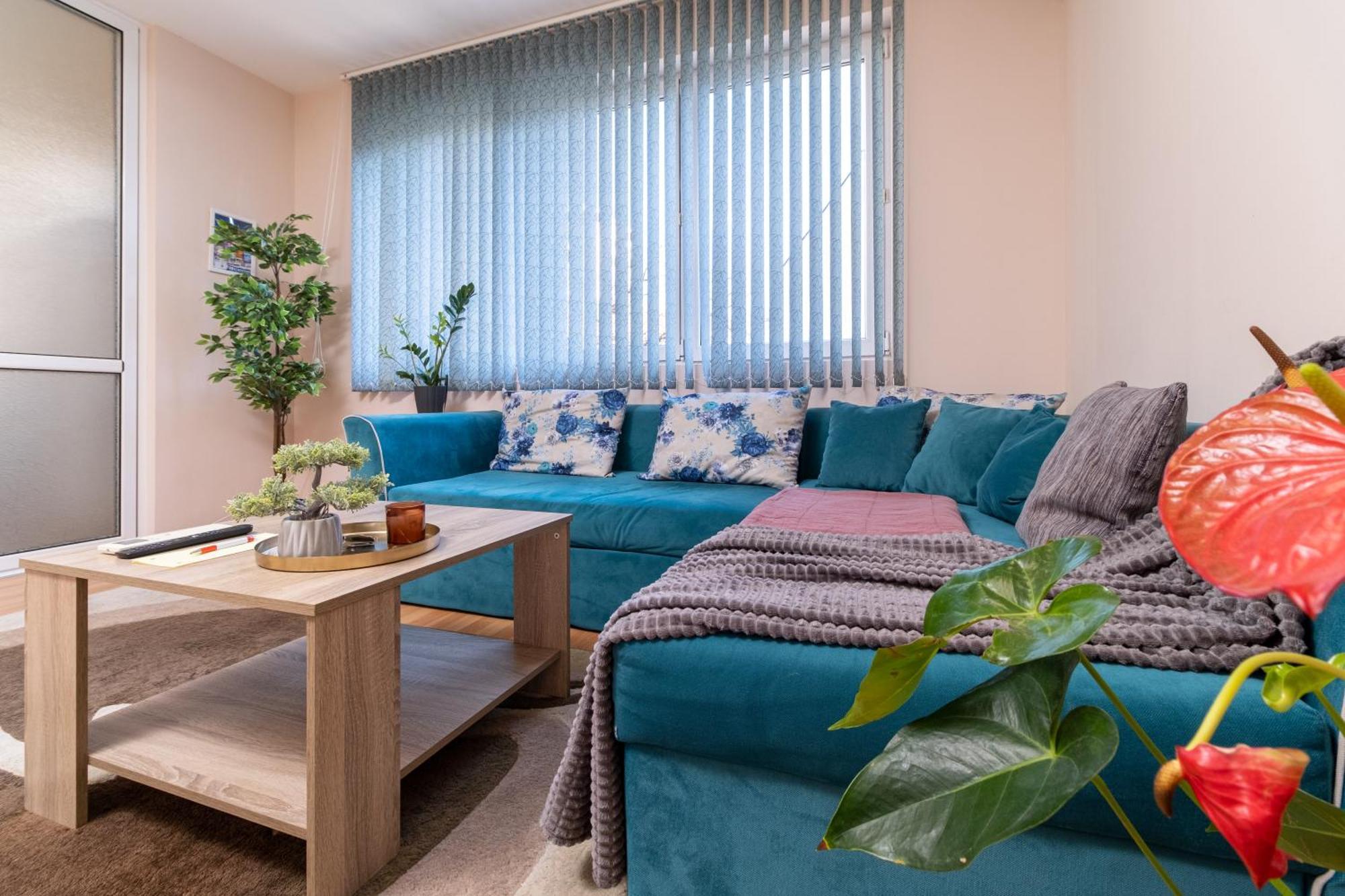 Comfortable 2Br Urban Getaway In City Center Plovdiv Exteriör bild