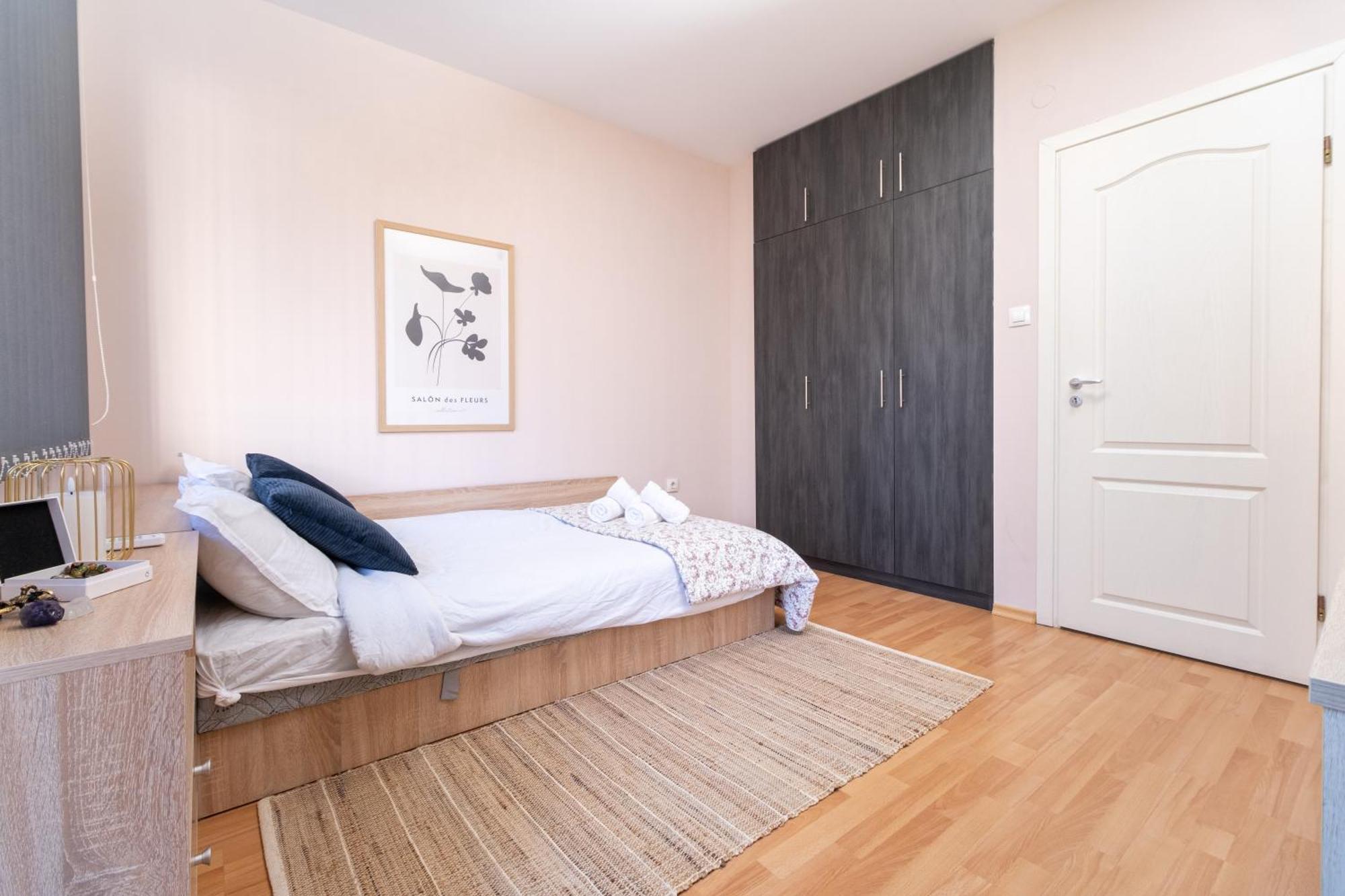 Comfortable 2Br Urban Getaway In City Center Plovdiv Exteriör bild