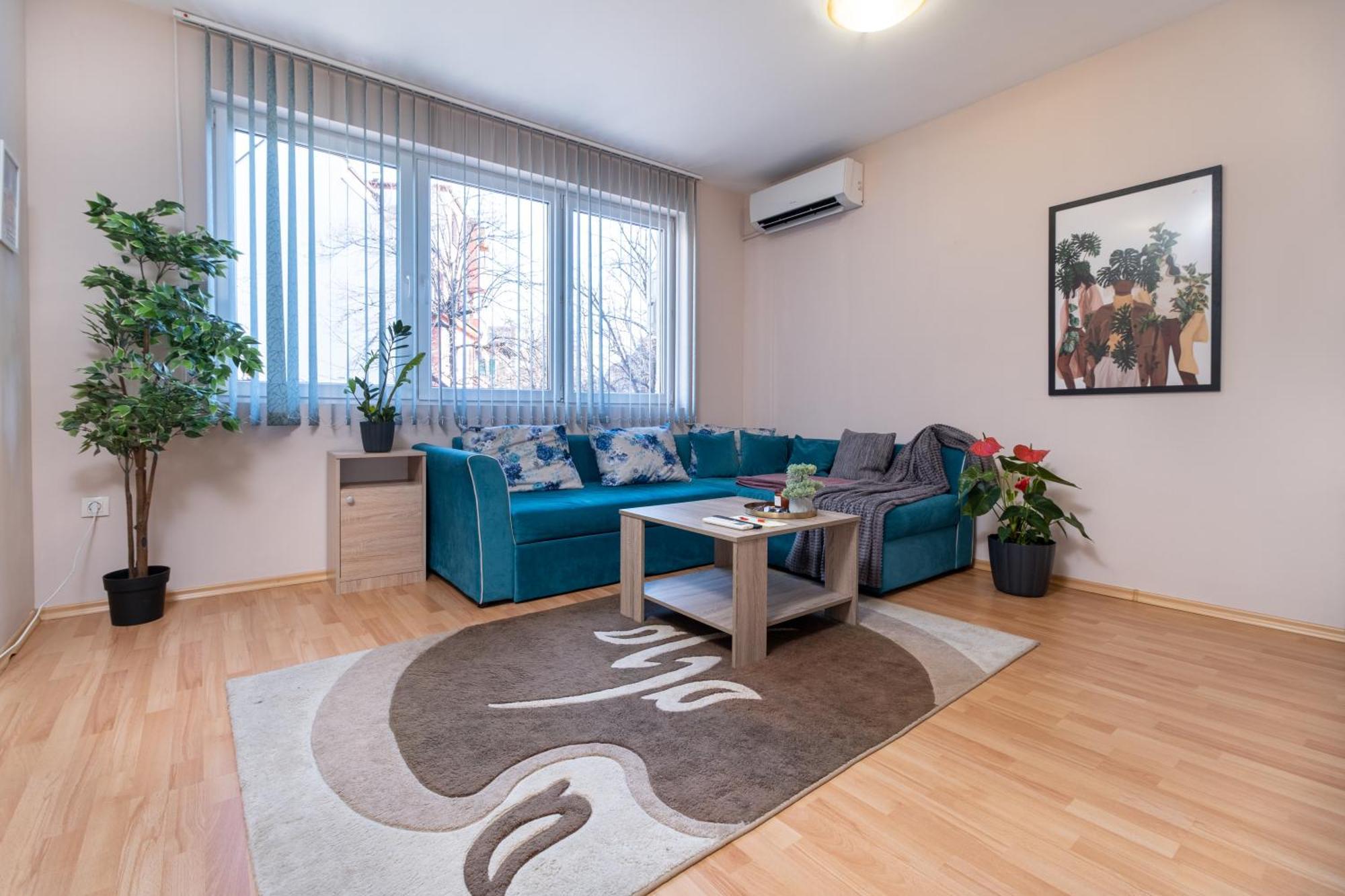 Comfortable 2Br Urban Getaway In City Center Plovdiv Exteriör bild