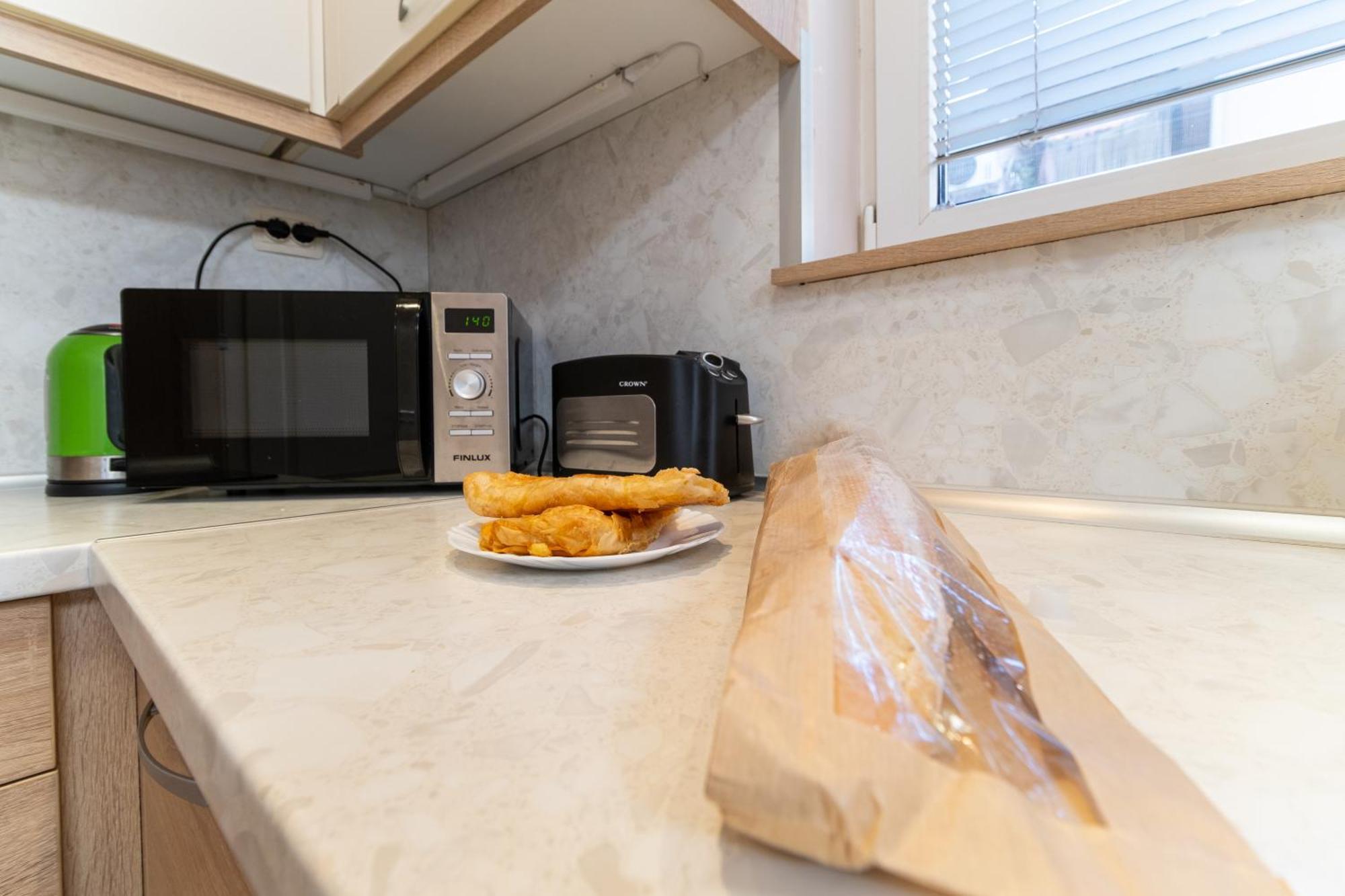 Comfortable 2Br Urban Getaway In City Center Plovdiv Exteriör bild