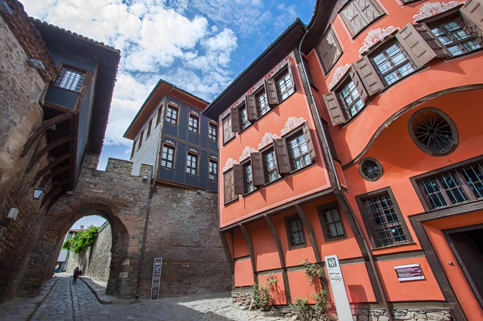 Comfortable 2Br Urban Getaway In City Center Plovdiv Exteriör bild