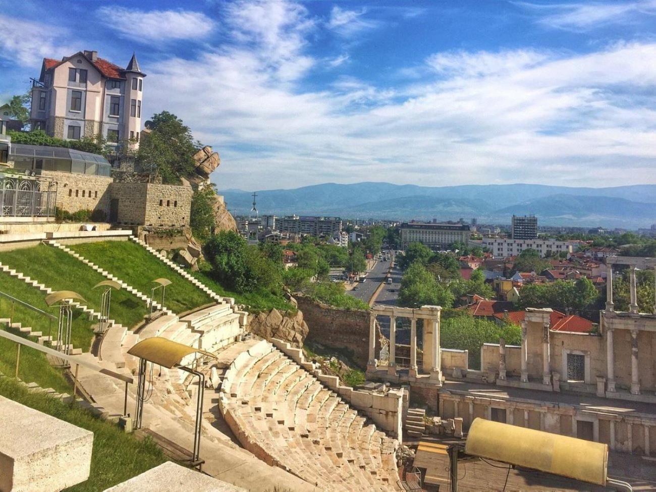 Comfortable 2Br Urban Getaway In City Center Plovdiv Exteriör bild